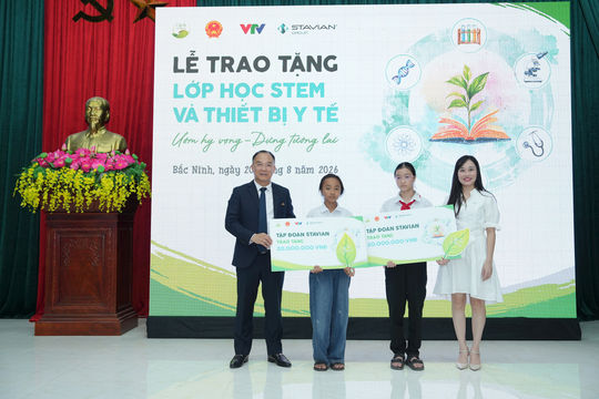 Trao tặng lớp học STEM và thiết bị y tế tại tỉnh Bắc Ninh