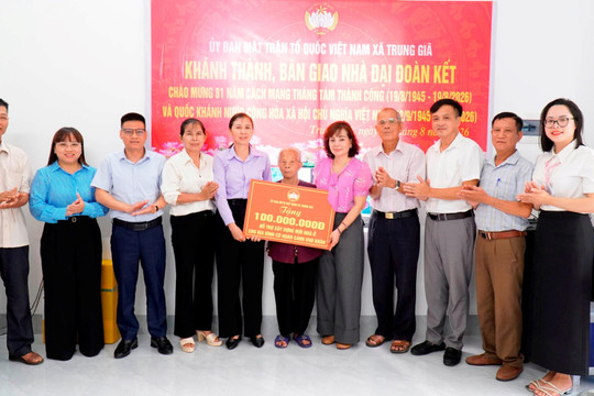 Xã Trung Giã bàn giao 3 nhà Đại đoàn kết dịp 2-9