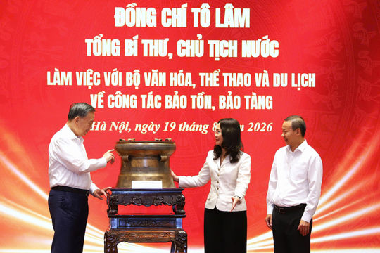 Bộ Văn hóa, Thể thao và Du lịch trao tặng món quà đặc biệt tới Tổng Bí thư, Chủ tịch nước Tô Lâm