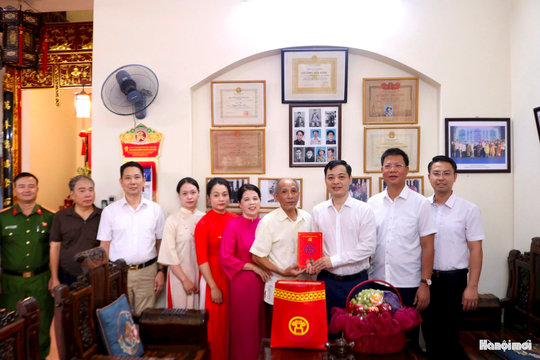 Phường Phú Thượng dâng hương, tưởng nhớ Chủ tịch Hồ Chí Minh