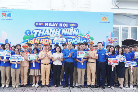 Tuổi trẻ Hà Nội: Từ “biết luật” đến văn hóa giao thông