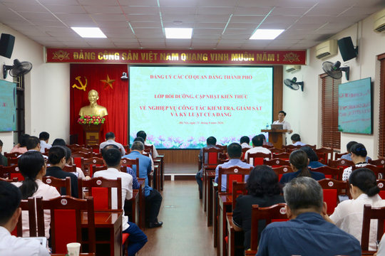 Nâng cao năng lực đội ngũ cán bộ làm công tác Đảng