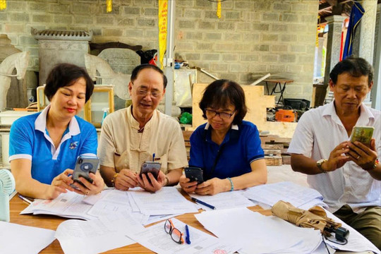 Phụ nữ phường Văn Miếu - Quốc Tử Giám: Xử lý điểm nghẽn chuyển đổi số