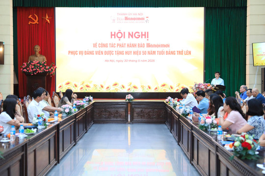 Hà Nội thực hiện việc mua và đọc báo, tạp chí của Đảng: Kênh thông tin chính thống đưa nghị quyết của Đảng vào cuộc sống