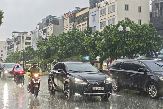 Bắc Bộ mưa to, vùng ven biển Quảng Ninh, Hải Phòng có gió giật mạnh