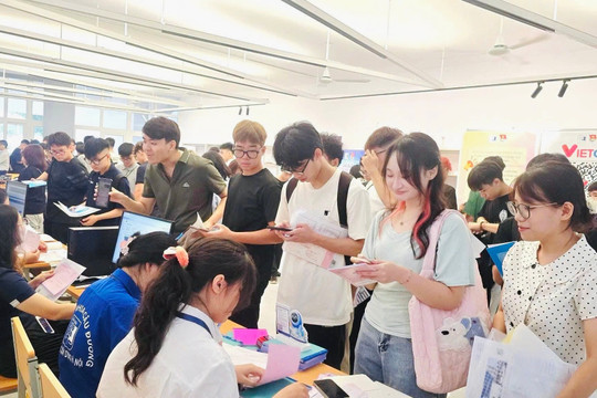 Tuyển sinh đại học 2026: Chính sách học bổng tạo cú hích cho ngành STEM