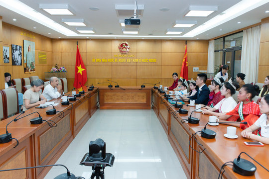 Mở rộng không gian tiếng Việt trong cộng đồng kiều bào