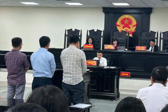 [Podcast] Tin tức ngày 24-8: Cựu Hiệu trưởng Trường Cao đẳng Du lịch Hà Nội lĩnh 3 năm tù vì “ăn chặn” tiền sinh viên