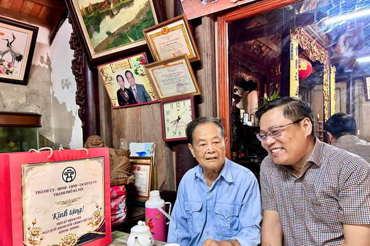 Đại Thanh: Thăm, tặng quà người có công nhân dịp Quốc khánh 2-9