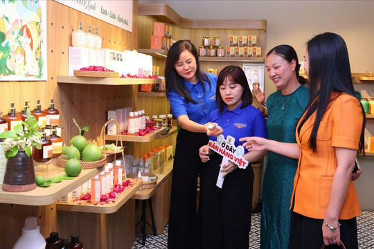 Hà Nội ứng dụng Al trong sản xuất kinh doanh: Trọng tâm của chiến lược chuyển đổi số và phát triển kinh tế số