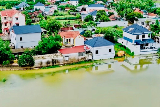 Lũ sông Tích, sông Bùi tiếp tục lên, nguy cơ ngập lụt gia tăng tại hàng chục xã, phường ven sông