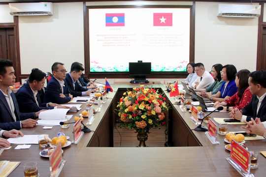 Phường Đông Ngạc - huyện Saythany vun đắp tình hữu nghị Việt Nam - Lào