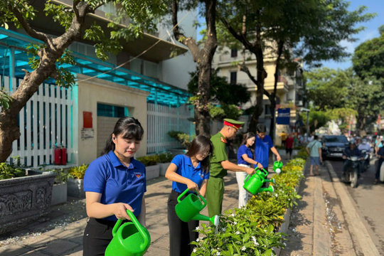 Tuổi trẻ phường Kim Liên chung tay giải quyết “điểm nghẽn” môi trường, đô thị