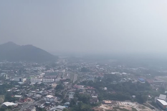 Malaysia chuẩn bị làm mưa nhân tạo giảm khói mù cháy rừng