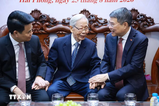Thủ tướng Lê Minh Hưng yêu cầu chăm lo tốt hơn đời sống vật chất, tinh thần của các đảng viên lão thành