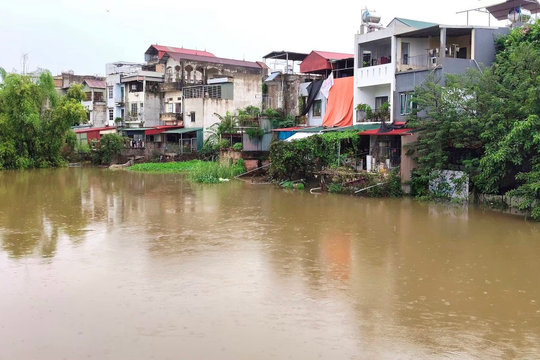 Hà Nội hạ mức cảnh báo lũ trên sông Bùi