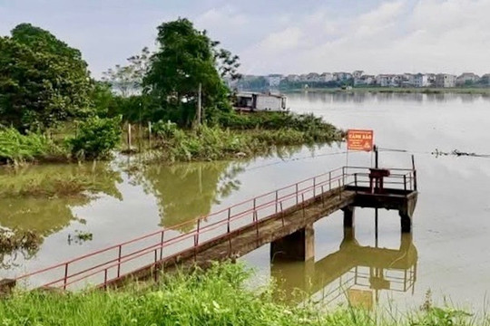 Hà Nội: Lũ sông Cầu xuống báo động II