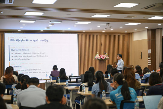 Tháo gỡ vướng mắc về bảo hiểm và hợp đồng lao động điện tử