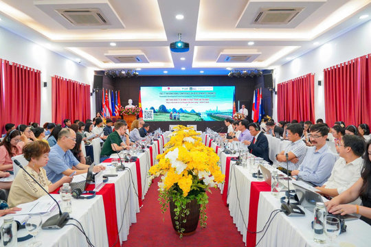 Kết nối tri thức quốc tế với những vấn đề phát triển của Việt Nam