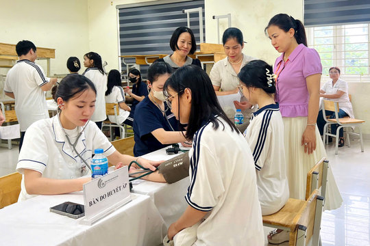 Phường Thượng Cát đảm bảo tiến độ khám sức khoẻ cho học sinh
