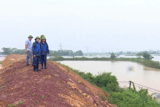 Lũ sông Cầu vẫn trên mức báo động, hai xã Trung Giã và Đa Phúc đề phòng nguy cơ mất an toàn đê điều