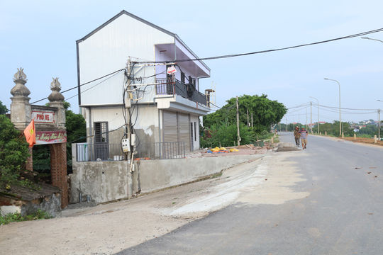 Bao giờ Phú Xuyên xử lý dứt điểm vi phạm đê điều?