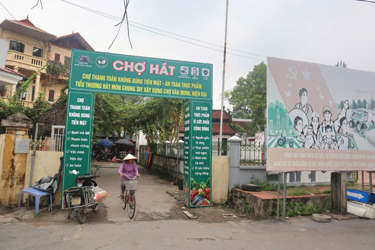 Hát Môn đưa thanh toán số trở thành thói quen trong giao dịch của mỗi người dân