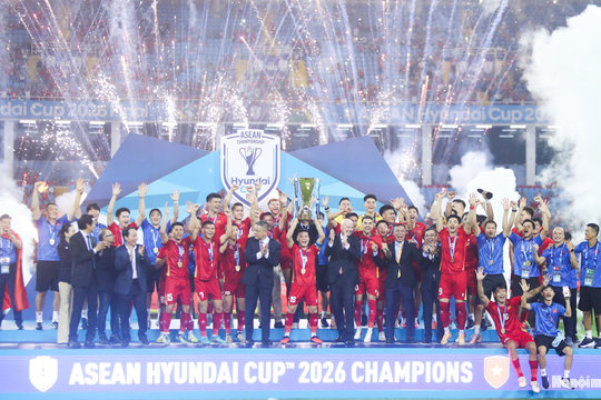 Thủ tướng Lê Minh Hưng chúc mừng đội tuyển Việt Nam bảo vệ thành công ngôi vô địch Đông Nam Á