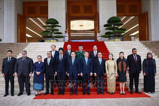 Thủ tướng Chính phủ Lê Minh Hưng chào mừng các Đại sứ, Đại biện ASEAN tại Hà Nội