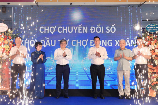 Ra mắt mô hình “Chợ chuyển đổi số” tại chợ Đồng Xuân