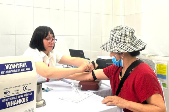 Hà Nội mở rộng bao phủ bảo hiểm y tế, bảo đảm quyền lợi người dân
