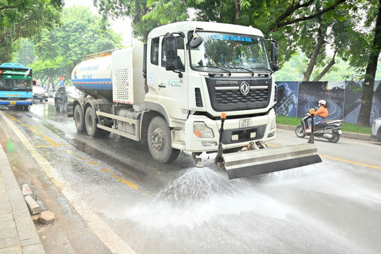 URENCO chủ động giữ sạch phố phường dịp Quốc khánh