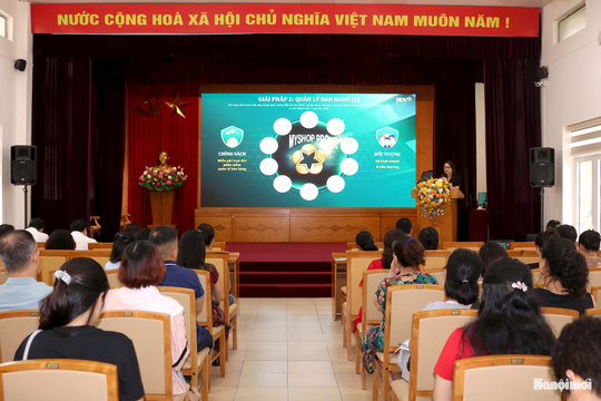 Phường Nghĩa Đô hỗ trợ hộ kinh doanh ứng dụng công nghệ số