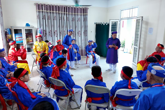 Phường Phúc Lợi ra mắt lớp học truyền dạy nghệ thuật hát múa Ải Lao