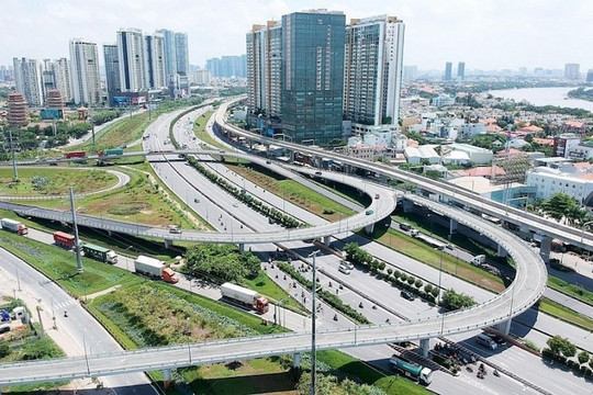 Hà Nội quyết liệt gỡ "điểm nghẽn" - tạo động lực tăng trưởng hai con số: Áp lực và động lực đổi mới