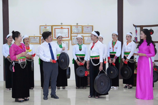 Phú Cát ngân vang tiếng cồng chiêng