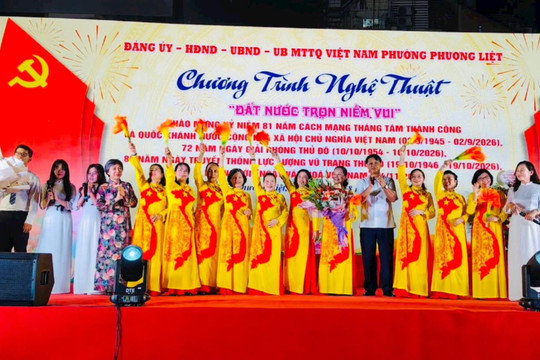 Phường Phương Liệt sôi nổi chương trình nghệ thuật “Đất nước trọn niềm vui”