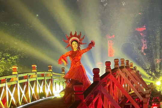 Đưa kinh tế đêm trở thành động lực tăng trưởng của Thủ đô