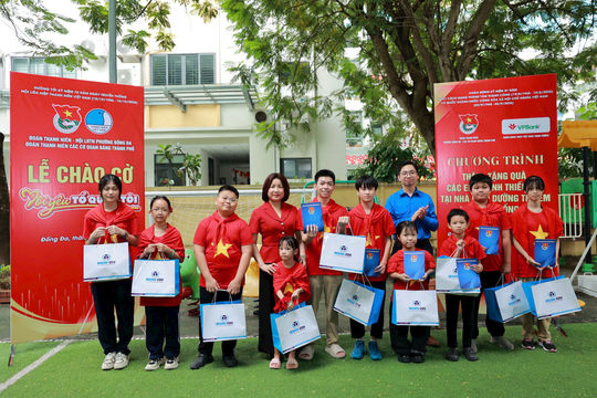 Lan tỏa tinh thần "Tôi yêu Tổ quốc tôi", tiếp sức cho trẻ em hoàn cảnh khó khăn