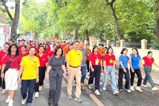 Phường Kim Liên hưởng ứng thông điệp “10 tỷ bước xanh - vì Việt Nam vững bền”