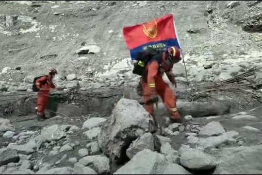 Trung Quốc triển khai gói hỗ trợ khẩn cấp cho Nepal sau thảm họa lũ quét