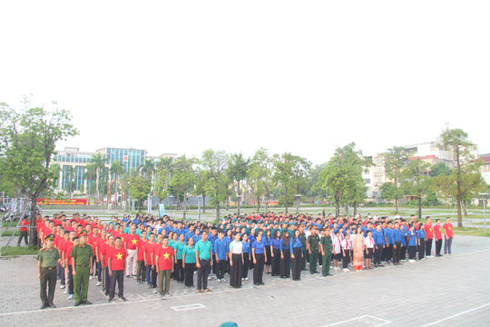 Đông Anh tổ chức lễ chào cờ với chủ đề “Tôi yêu Tổ quốc tôi – Cùng Việt Nam tiến bước năm 2026”