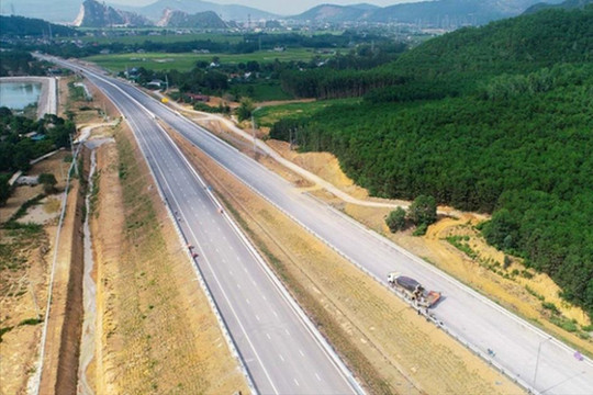 Thủ tướng yêu cầu đẩy nhanh tiến độ 7 tuyến cao tốc phía Bắc