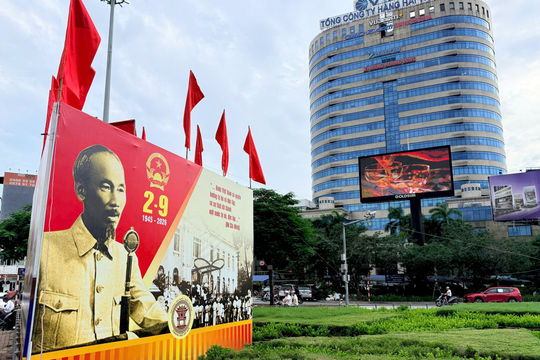 Phường Văn Miếu - Quốc Tử Giám rực rỡ cờ hoa chào mừng Tết Độc lập