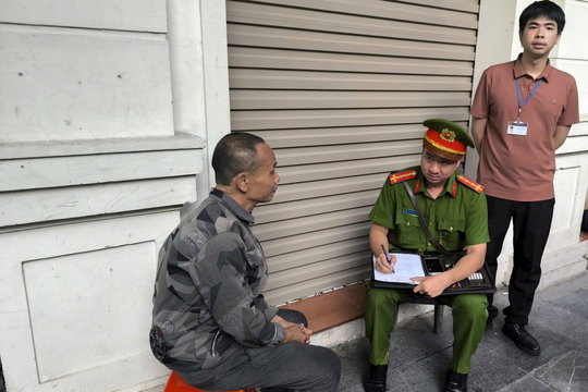 Phường Hoàn Kiếm xử phạt 2 trường hợp trông giữ xe trái phép