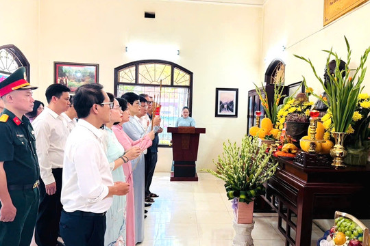 Phường Kim Liên dâng hương tưởng niệm Chủ tịch Hồ Chí Minh