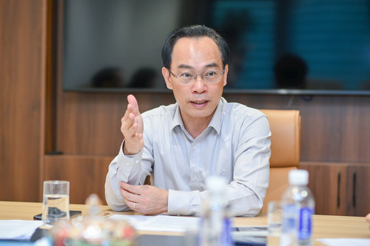 Bộ trưởng Bộ Giáo dục và Đào tạo Hoàng Minh Sơn: “Đủ trường, đủ lớp, đủ giáo viên” để không học sinh nào mất cơ hội học tập