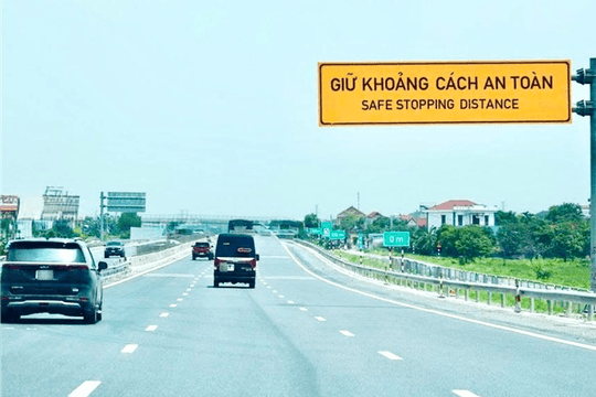 Khoảng cách trên cao tốc - Không phải khoảng trống để chen vào