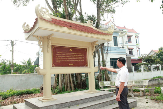 Lá cờ đỏ năm xưa, ngọn lửa cách mạng hôm nay