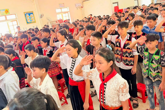 Lễ khánh thành các trường phổ thông nội trú được tổ chức trong chương trình khai giảng chung toàn quốc
